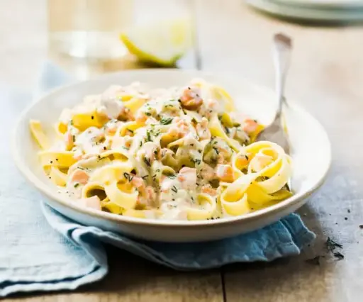 Spaghetti au saumon et crème d'asperge
