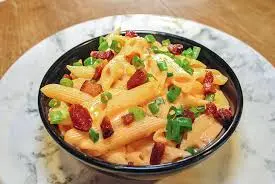 Penne cheddar bacon