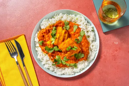 Riz, colin à la sauce tomate épicée